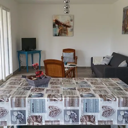 E Lecce Villa Santa-Lucia-di-Moriani