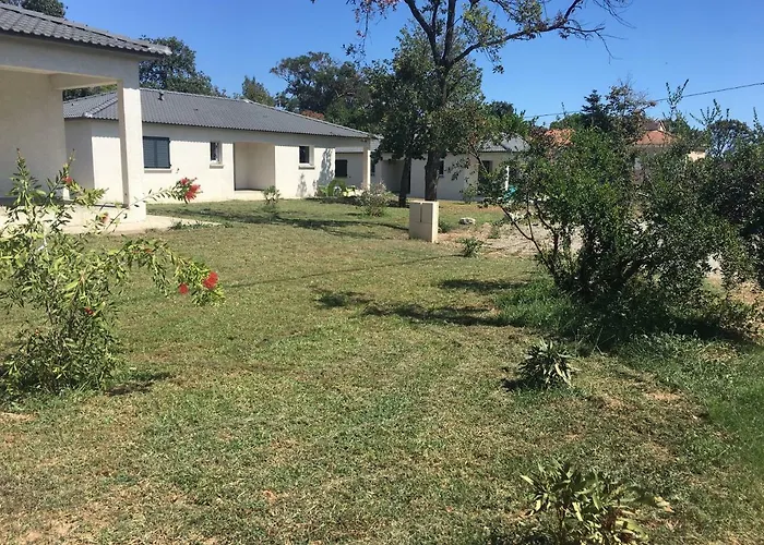 E Lecce Вилла *